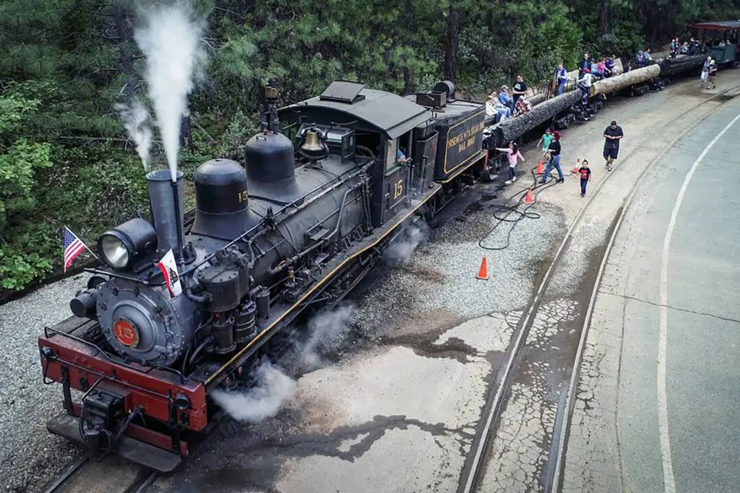 Going to Yosemite National Park? This Scenic Train Ride Has Made USA Today’s Top 10 List